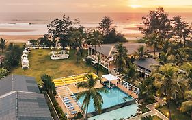 Foxoso La Beach Resort & Spa